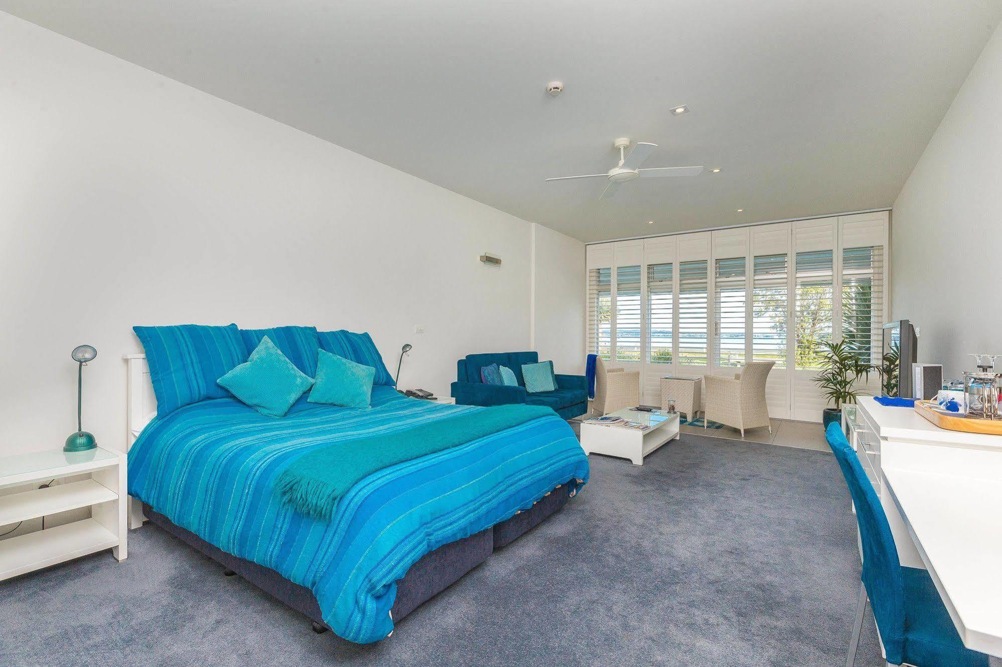 Waiheke Waterfront Lodge Oneroa Екстер'єр фото