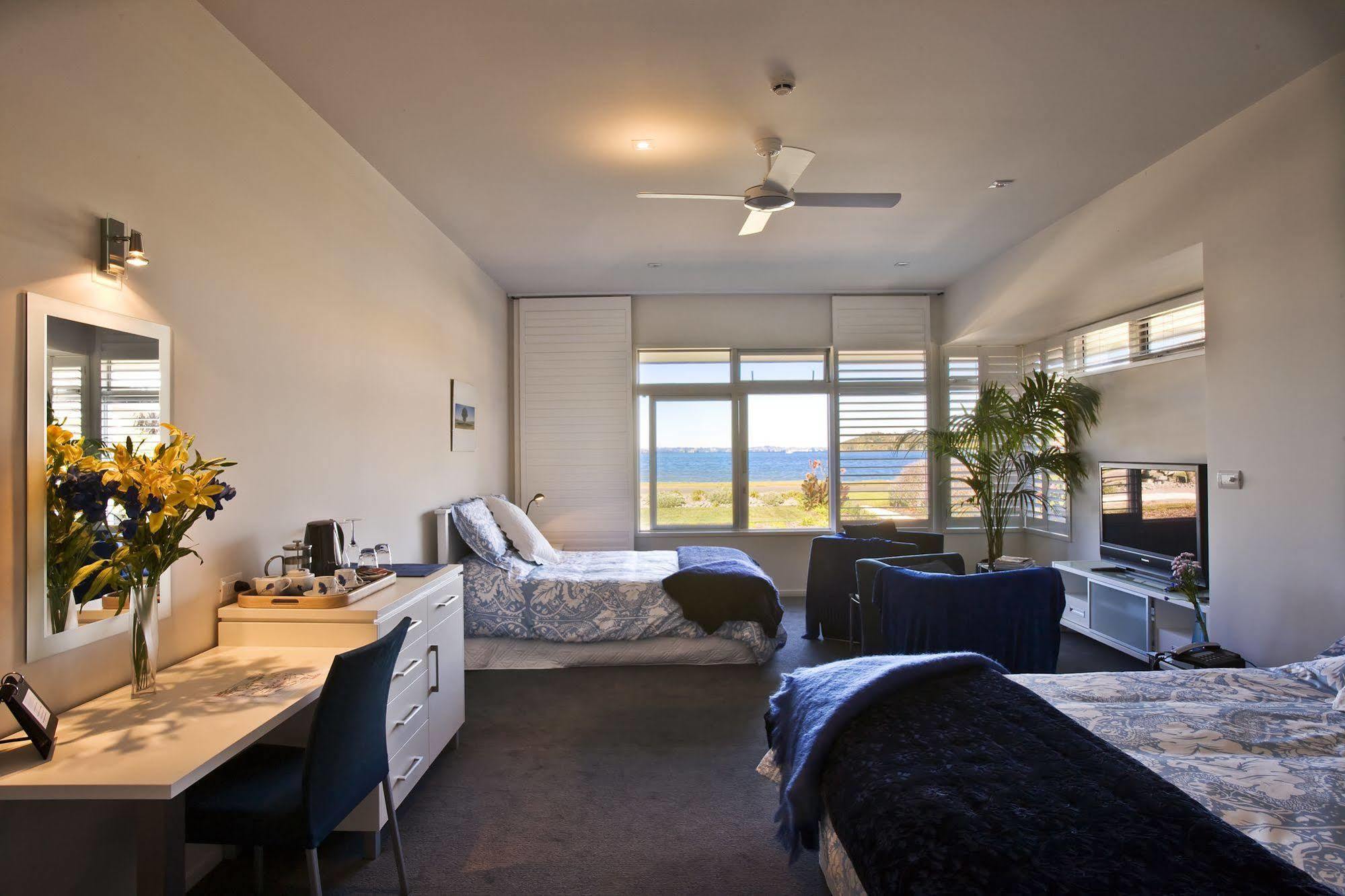 Waiheke Waterfront Lodge Oneroa Екстер'єр фото