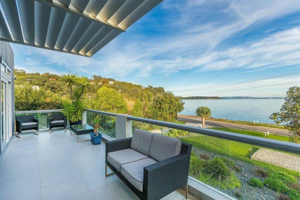 Waiheke Waterfront Lodge Oneroa Екстер'єр фото